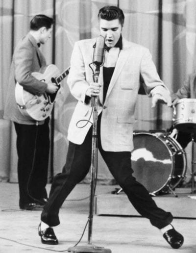 44990 Elvis Presley Performing